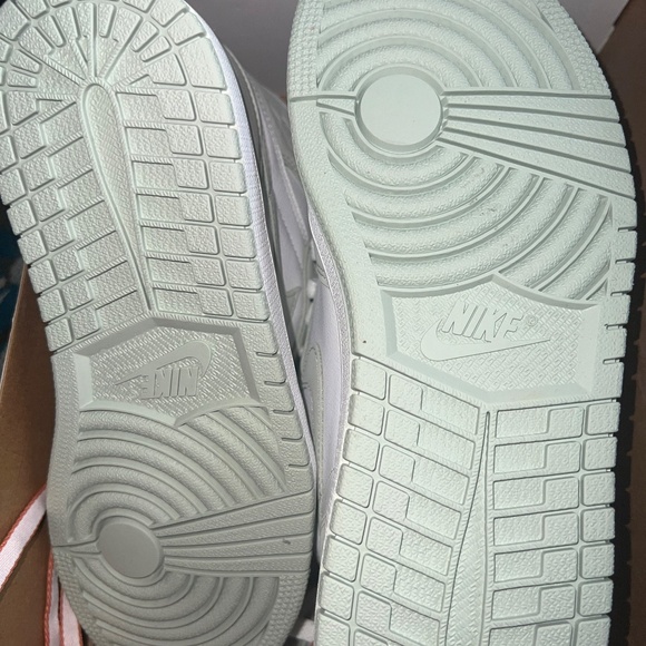 Jordan 1 Retro High OG Seafoam (Women's) - Picture 2 of 2